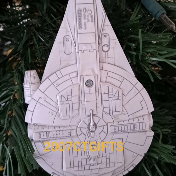 BNIB 2018 Hallmark Keepsake Star Wars MILLENNIUM FALCON Lighted Ornament. - Picture 5 of 15